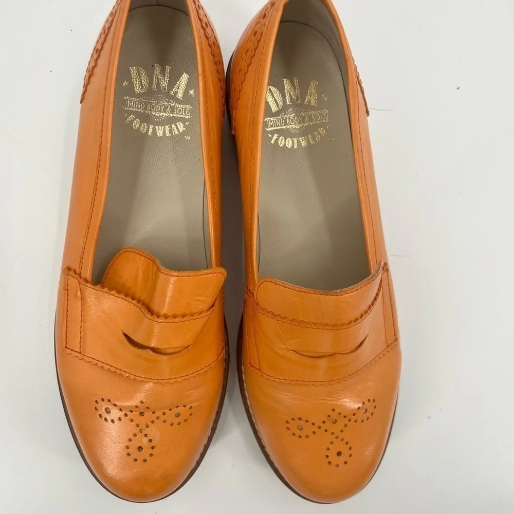 DNA Mind Body & Sole brown orange loafers shoes 7 (size 39)